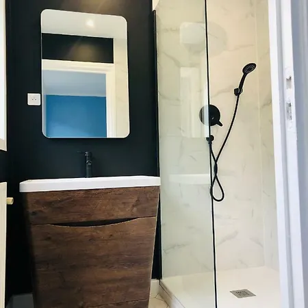 Face Aux Remparts Appartement *