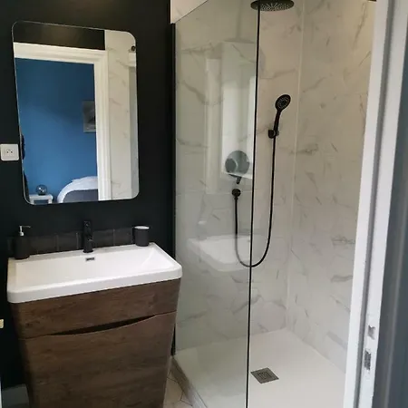 Face Aux Remparts 公寓